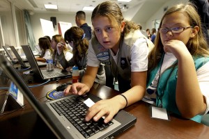 girls with technology(comons wikipedia)
